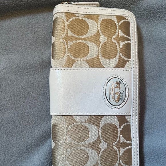 Coach Bifold zip wallet - Picture 1 of 1